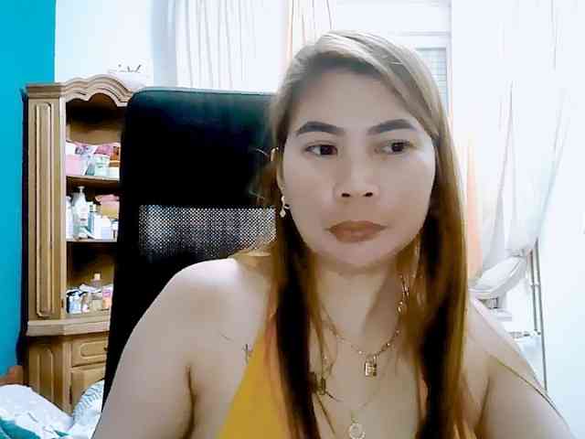 GoddessMia webcam
