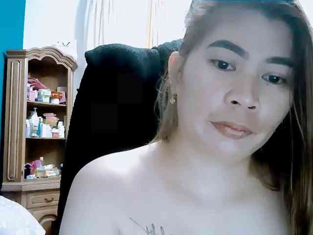 GoddessMia webcam