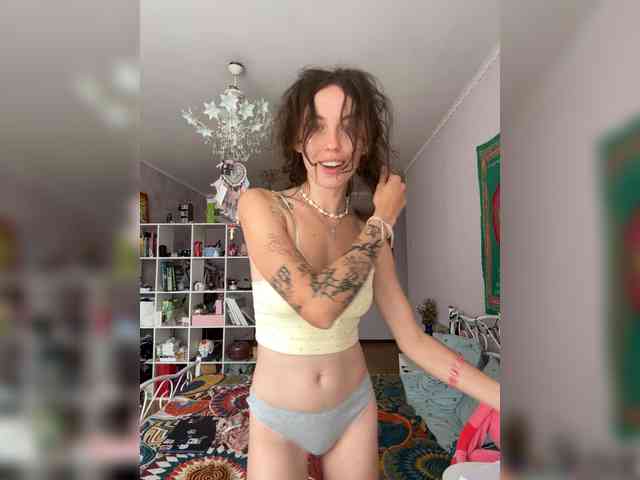 sweetpopikkk webcam