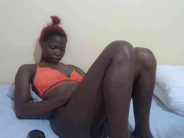 Slutty-rihh webcam