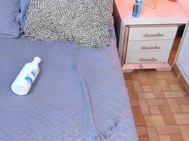 CatalinaFox live cam