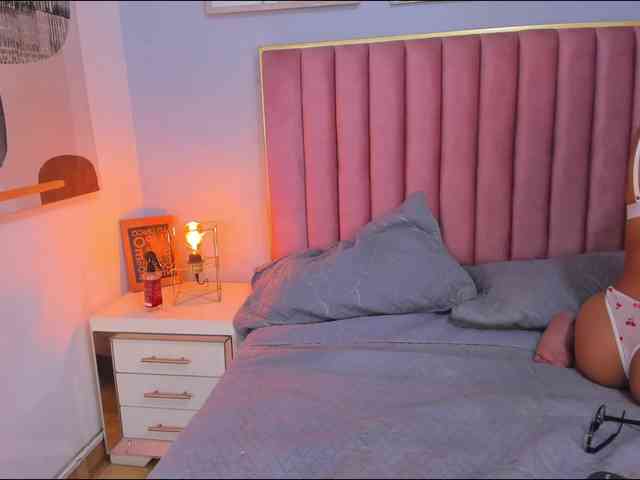 CatalinaFox webcam
