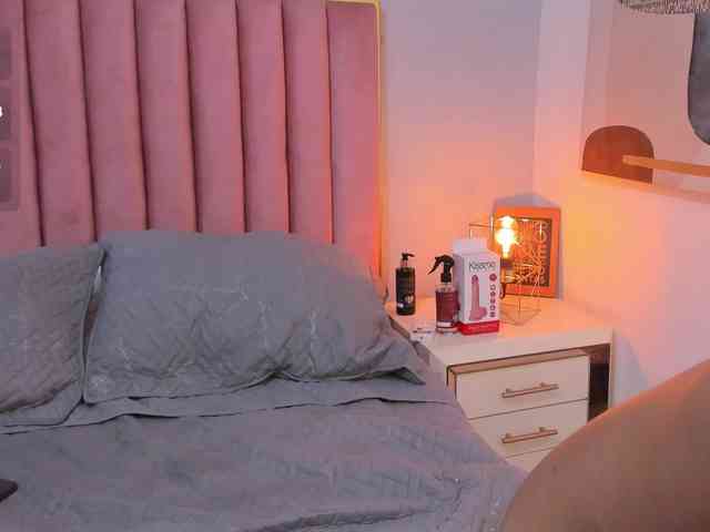CatalinaFox webcam