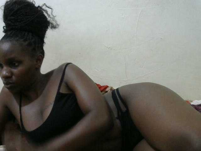 sexyass61 live cam on BongaCams