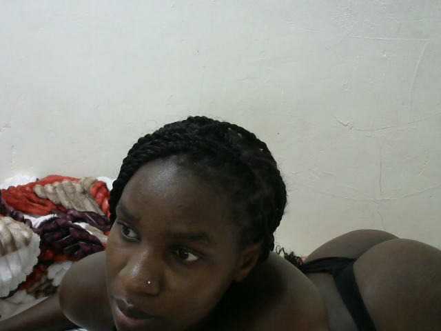 le modèle sexyass61 est en webcam porno dans un show sur le site bongacams, il possède les tags suivants: Ebony,Brunette,Hairy