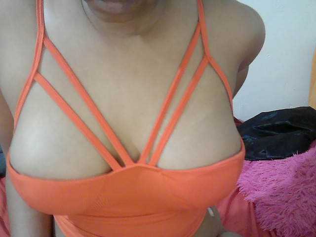 Chocodollie live cam on BongaCams