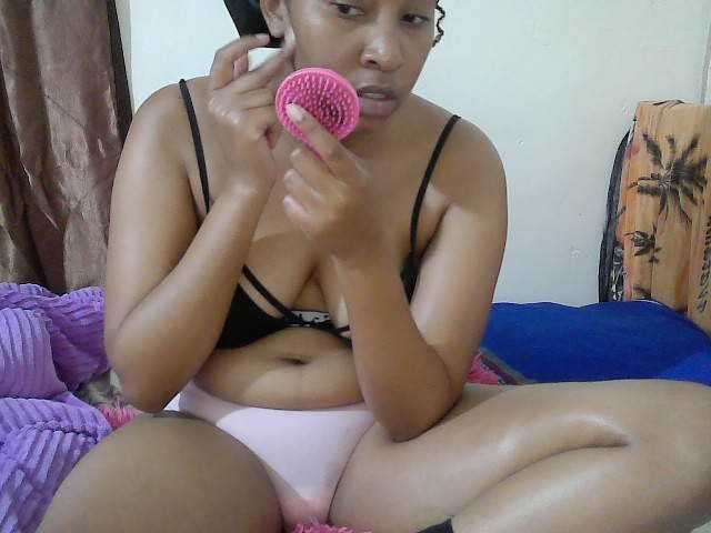 Chocodollie live cam on BongaCams