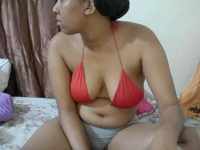 Chocodollie live cam on BongaCams