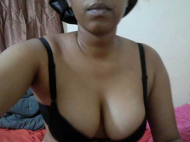 Chocodollie live cam on BongaCams