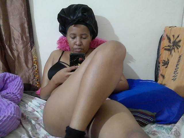 Chocodollie live cam on BongaCams