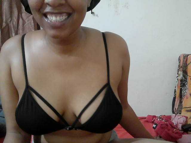 Chocodollie live cam on BongaCams