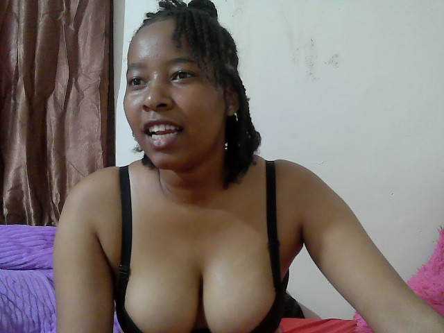 Chocodollie live cam on BongaCams