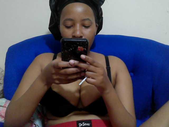 Chocodollie live cam on BongaCams