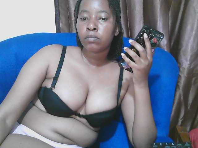 Chocodollie live cam on BongaCams