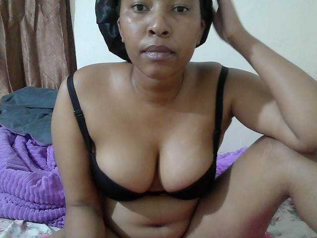 Chocodollie live cam on BongaCams
