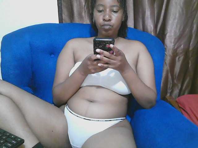 Chocodollie live cam on BongaCams
