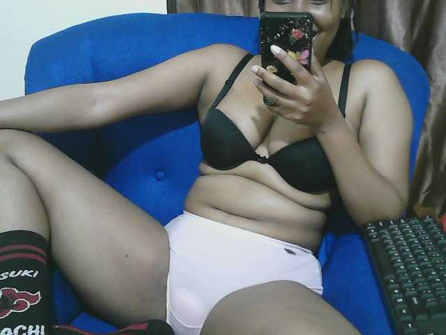 Chocodollie live cam on BongaCams