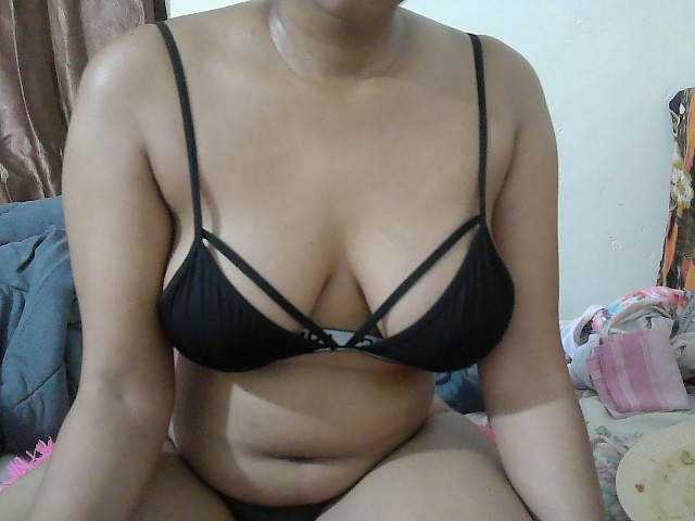 Chocodollie live cam on BongaCams
