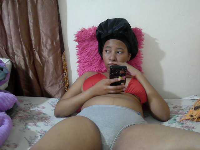 Chocodollie live cam on BongaCams