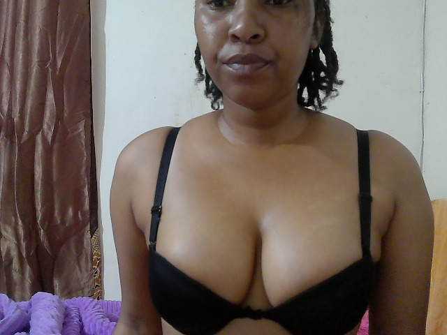 Chocodollie live cam on BongaCams