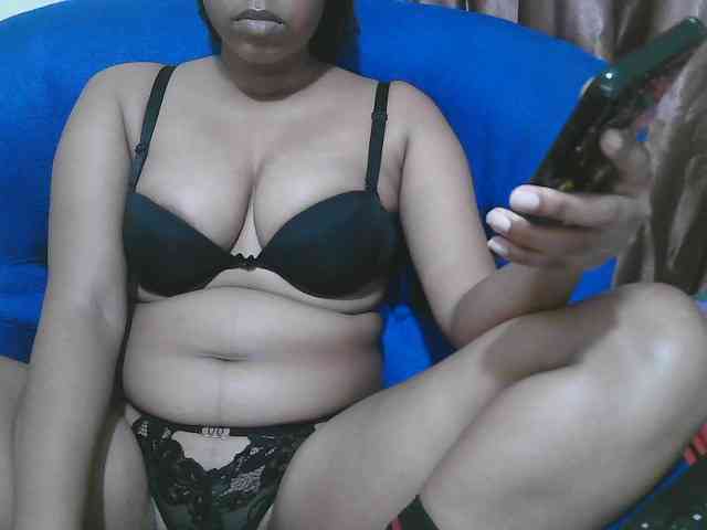 Model: Chocodollie