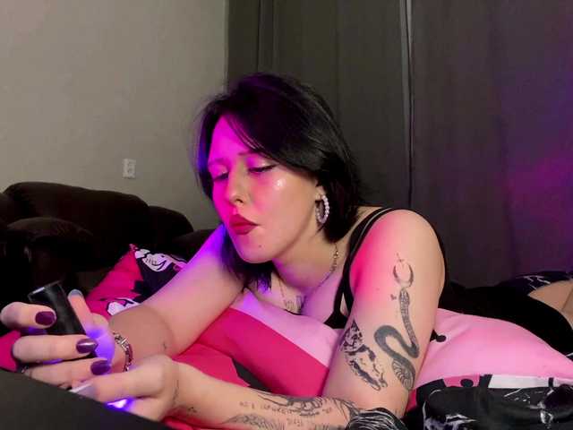 ZlataGuliver live cam on BongaCams