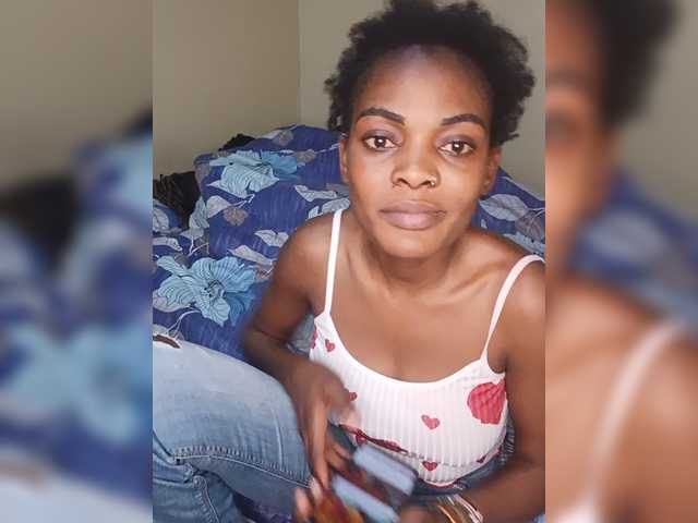 Sexxybaddie live cam on BongaCams