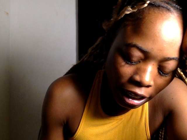 Lickmapussy live cam on BongaCams