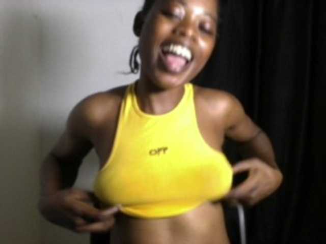 Lickmapussy live cam on BongaCams