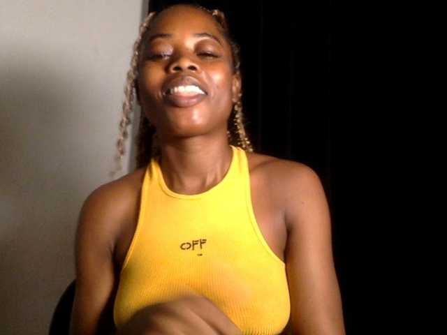 Lickmapussy live cam on BongaCams