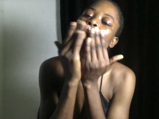 Lickmapussy live cam on BongaCams