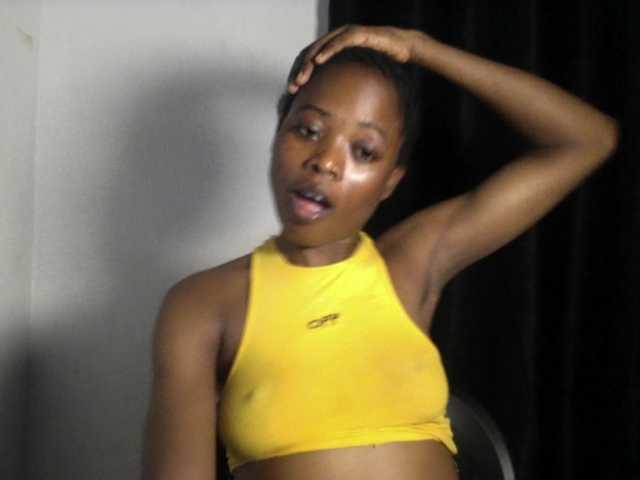 Lickmapussy live cam on BongaCams
