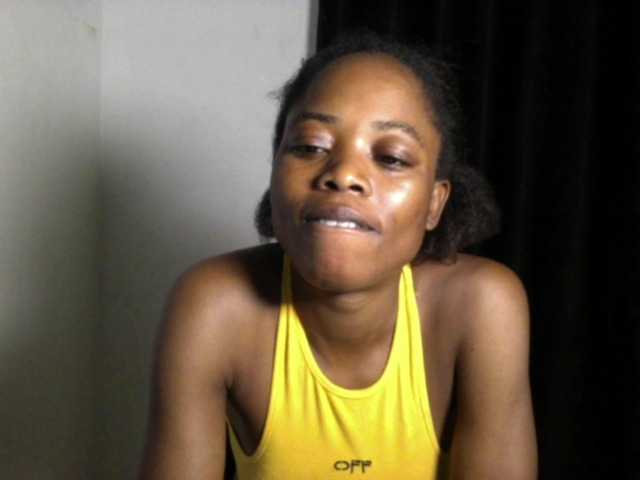 Lickmapussy live cam on BongaCams
