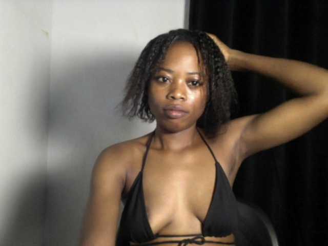 Lickmapussy live cam on BongaCams