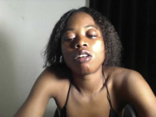 Lickmapussy live cam on BongaCams