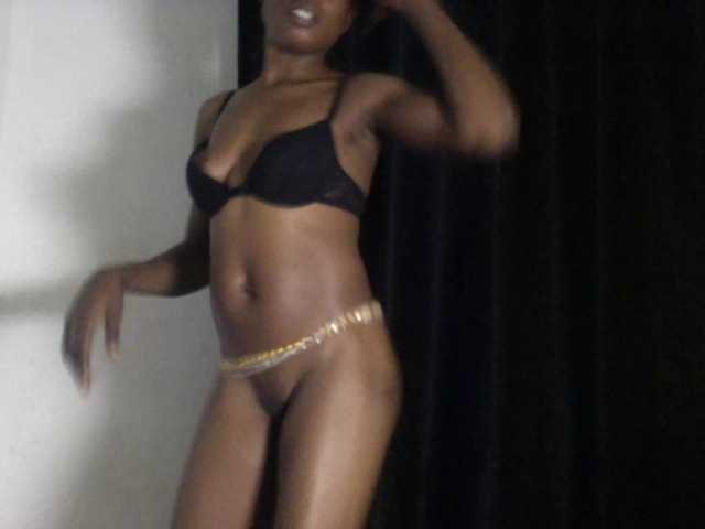 Lickmapussy live cam on BongaCams