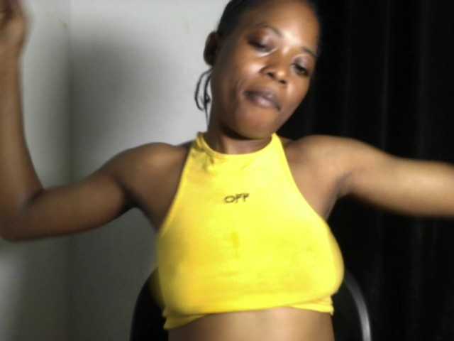 Lickmapussy live cam on BongaCams