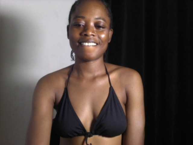 Lickmapussy live cam on BongaCams