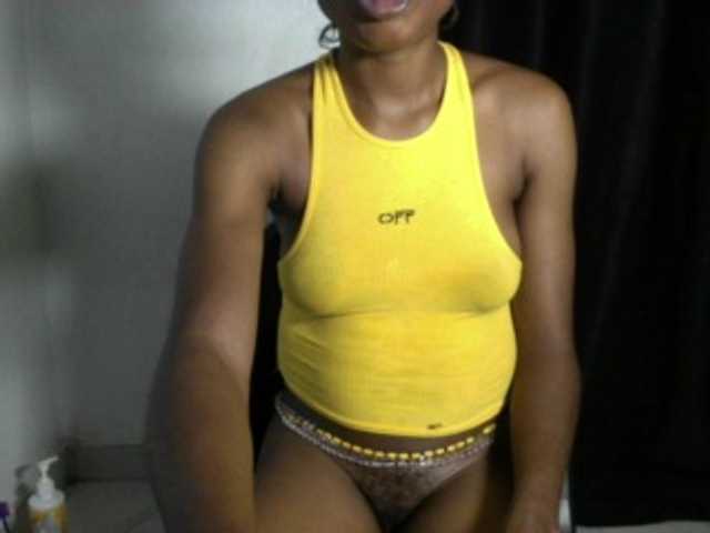 Lickmapussy live cam on BongaCams