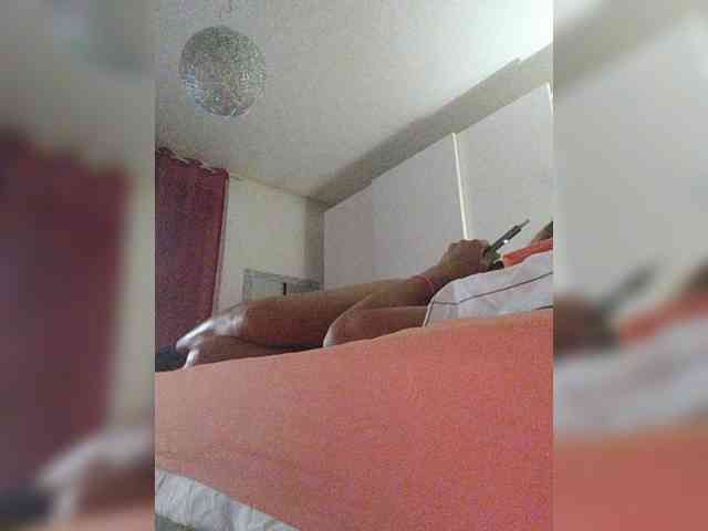 Coppiacalda881 webcam
