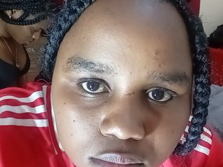 Prettyshe's Live Webcam