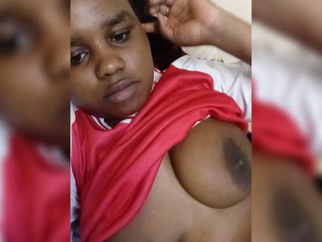 Prettyshe live cam on BongaCams