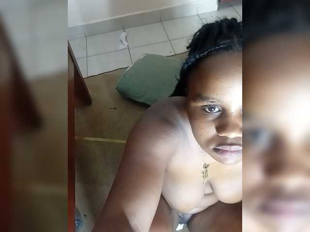 Prettyshe live cam