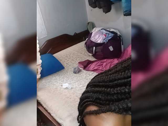 Prettyshe live cam on BongaCams