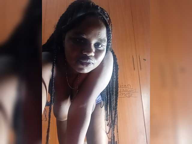 Prettyshe live cam