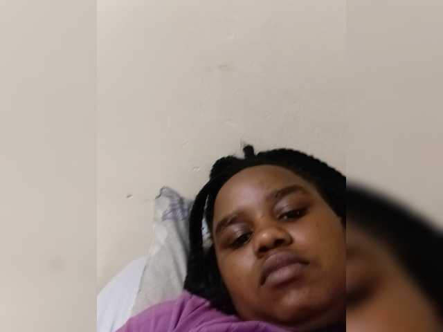 Prettyshe live cam on BongaCams