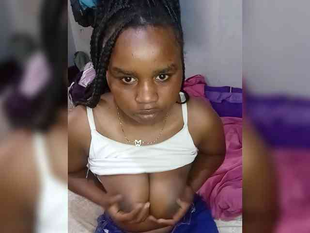 Prettyshe webcam
