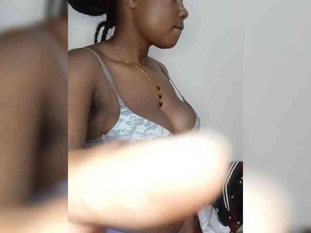 Prettyshe webcam