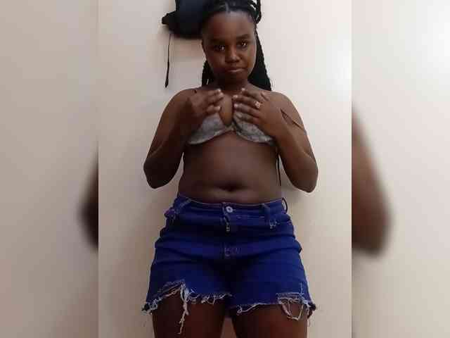 Prettyshe webcam
