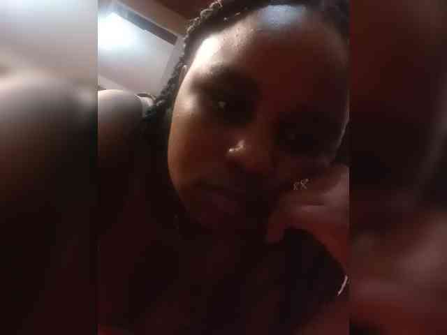 Prettyshe webcam
